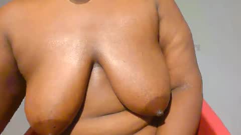 Snapshot of freaky_slut5 chatting on 11, 11, 2025 freaky slut5 online show from 11, 11, 2025