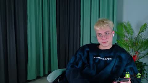 Snapshot of fred_cute chatting on 24, 3, 2026 Fred online show from 24, 3, 2026