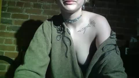 Snapshot of fred_reid chatting on 22, 4, 2026 Lily Red online show from 22, 4, 2026