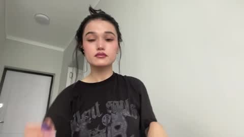Mia online show from 5, 6, 2026