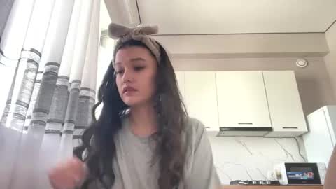 Mia online show from 24, 6, 2026