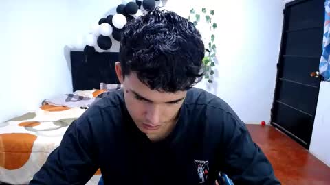 Snapshot of freddy_romans2 chatting on 17, 11, 2025 freddy romans online show from 17, 11, 2025