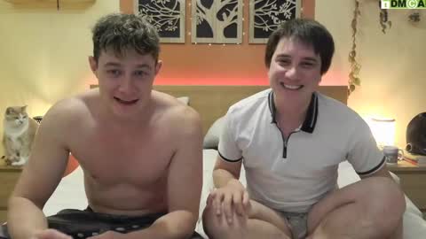 Snapshot of frenchhornybibs chatting on 4, 3, 2025 French Horny Bibs online show from 4, 3, 2025