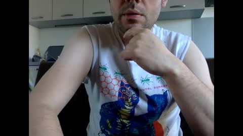 Snapshot of frenchy_from_paris chatting on 4, 4, 2026 frenchy_from_paris online show from 4, 4, 2026