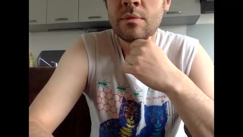 Snapshot of frenchy_from_paris chatting on 5, 4, 2026 frenchy_from_paris online show from 5, 4, 2026