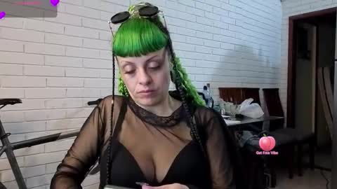 Snapshot of freyaa_sorceress chatting on 25, 9, 2025 freyaa_sorceress online show from 25, 9, 2025