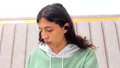 Snapshot of freyamoller_ chatting on 18, 3, 2026 FreyaMoller online show from 18, 3, 2026