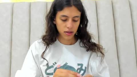 Snapshot of freyamoller_ chatting on 14, 4, 2026 FreyaMoller online show from 14, 4, 2026