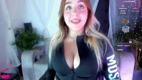 Snapshot of freydis18 chatting on 22, 9, 2025 aura online show from 22, 9, 2025