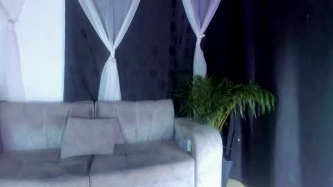 Snapshot of freydis18 chatting on 16, 11, 2025 aura online show from 16, 11, 2025