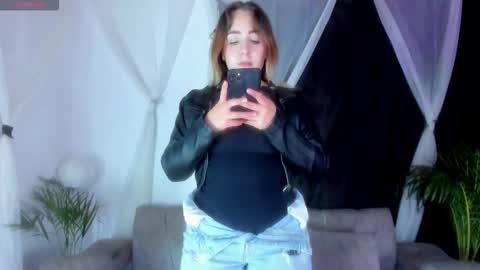 Snapshot of freydis18 chatting on 14, 12, 2025 aura online show from 14, 12, 2025