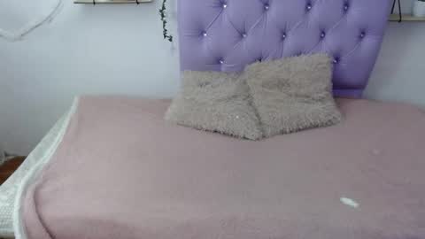 Snapshot of freyja_01 chatting on 5, 10, 2025 Freyja online show from 5, 10, 2025