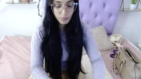 Snapshot of freyja_01 chatting on 8, 10, 2025 Freyja online show from 8, 10, 2025