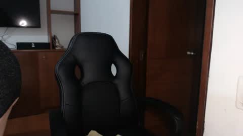 Snapshot of freyjashine_x chatting on 7, 10, 2025 FREYJA LOREN online show from 7, 10, 2025