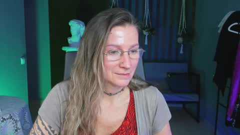 Snapshot of fridatander chatting on 7, 1, 2025 Frida Tander online show from 7, 1, 2025