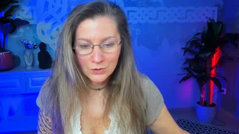 Snapshot of fridatander chatting on 3, 2, 2025 Frida Tander online show from 3, 2, 2025