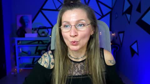 Snapshot of fridatander chatting on 8, 2, 2025 Frida Tander online show from 8, 2, 2025