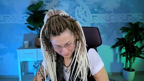 Frida Tander online show from 14, 12, 2025