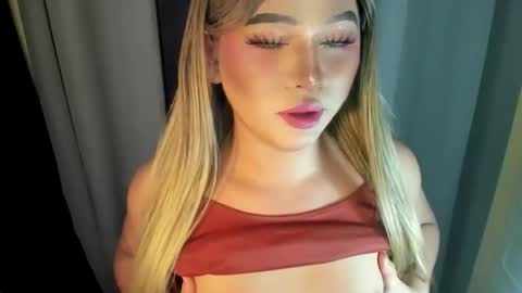 Snapshot of fuckdoll_rain chatting on 24, 4, 2026 R A I N M O R A L E S G M A I L . C O M online show from 24, 4, 2026