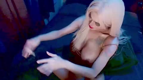 QUEEN OF COMMAND and CUMDUNGEON9 online show from 25, 6, 2026