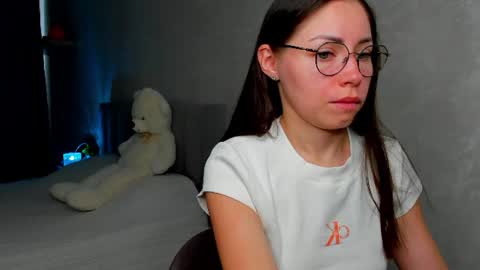 Snapshot of fun__nd__bun chatting on 25, 6, 2026 fun__nd__bun online show from 25, 6, 2026