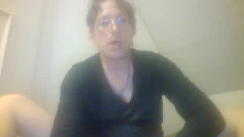 Snapshot of funneltunnel chatting on 17, 4, 2026 funneltunnel online show from 17, 4, 2026