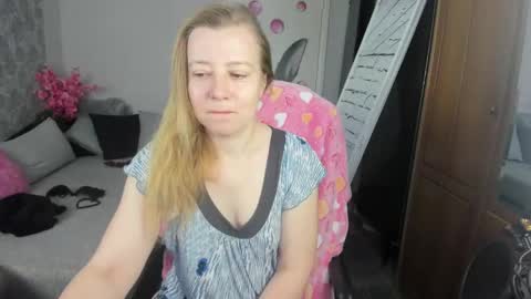 Snapshot of funny_bunny4 chatting on 21, 12, 2024 funny_bunny4 online show from 21, 12, 2024