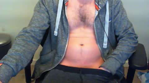 Snapshot of funnyeucouple chatting on 19, 4, 2026 YWhiteNiceMan online show from 19, 4, 2026