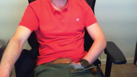 Snapshot of funnyeucouple chatting on 13, 5, 2026 YWhiteNiceMan online show from 13, 5, 2026