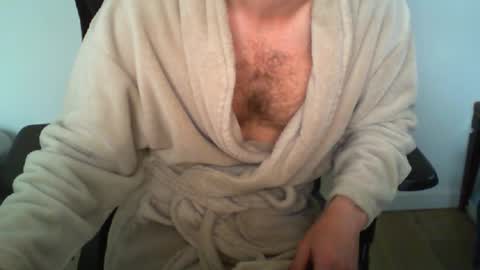 Snapshot of funnyeucouple chatting on 17, 5, 2026 YWhiteNiceMan online show from 17, 5, 2026
