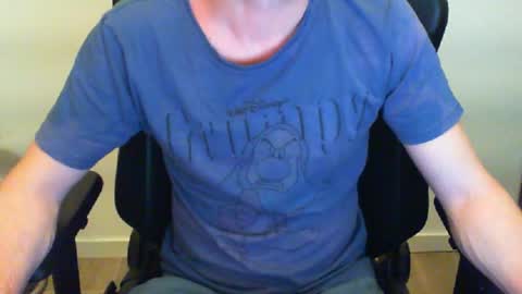 Snapshot of funnyeucouple chatting on 22, 5, 2026 YWhiteNiceMan online show from 22, 5, 2026