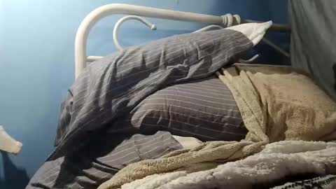 funundertheburk6414270497 online show from 25, 11, 2025