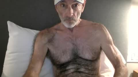 Snapshot of furrydawg chatting on 16, 11, 2025 furrydawg online show from 16, 11, 2025