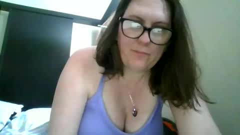 fuzzypeaches87 online show from 19, 2, 2026