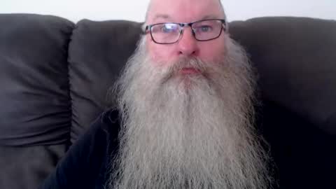 Snapshot of fuzzzman chatting on 8, 2, 2025 Mark online show from 8, 2, 2025