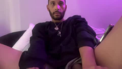 Snapshot of fvvkboyy chatting on 12, 12, 2024 fvvkboyy online show from 12, 12, 2024