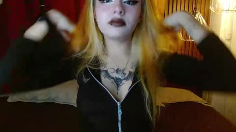 Snapshot of fyreandfox_ chatting on 6, 4, 2026 FIRE AND FOX online show from 6, 4, 2026