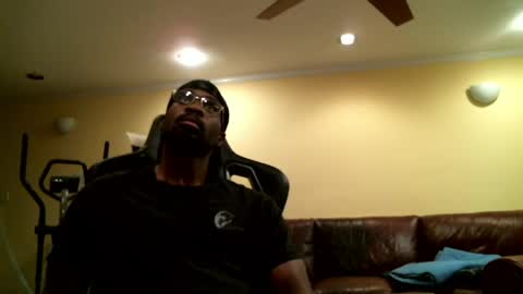Snapshot of gabbc18 chatting on 24, 4, 2026 James online show from 24, 4, 2026