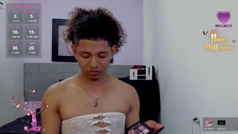 Snapshot of gabbymendez21 chatting on 21, 10, 2025 Gabby Mendez online show from 21, 10, 2025
