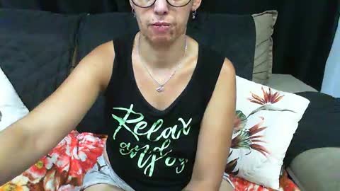 gaby  layla online show from 19, 1, 2025