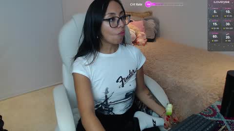 Snapshot of gabriela_morales01 chatting on 6, 1, 2025 .  online show from 6, 1, 2025