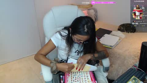 Snapshot of gabriela_morales01 chatting on 6, 1, 2025 .  online show from 6, 1, 2025