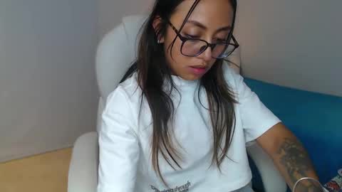 Snapshot of gabriela_morales01 chatting on 10, 2, 2025 .  online show from 10, 2, 2025