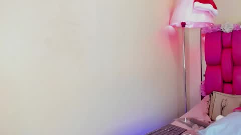 Snapshot of gabrielaa_01 chatting on 2, 1, 2025 Gaby Im on vacation see you on November 25 online show from 2, 1, 2025