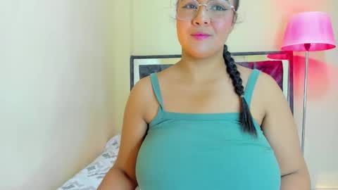 Snapshot of gabrielaa_01 chatting on 9, 11, 2025 Gaby Im on vacation see you on November 25 online show from 9, 11, 2025