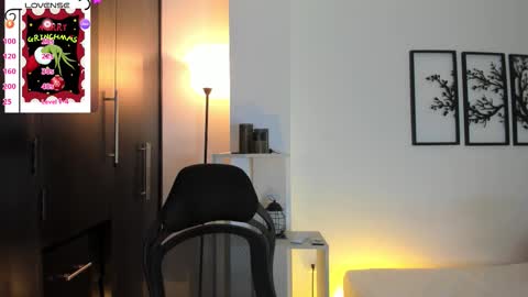 Snapshot of gabriella__tom chatting on 22, 12, 2025 Gabriella online show from 22, 12, 2025