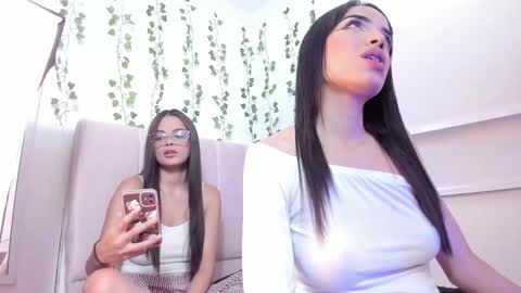 Snapshot of gabrielle_steele chatting on 3, 3, 2025   online show from 3, 3, 2025