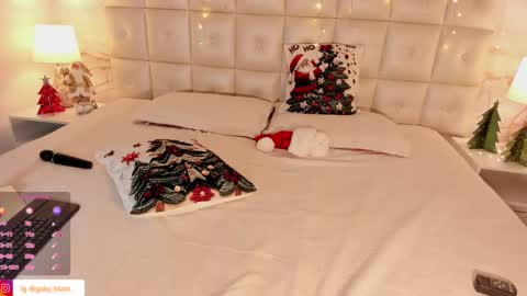 Snapshot of gaby_blaze chatting on 23, 12, 2024 Gaby Blaze online show from 23, 12, 2024