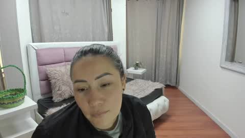Snapshot of gaby_trent chatting on 18, 6, 2026 gabriela online show from 18, 6, 2026