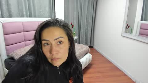 Snapshot of gaby_trent chatting on 8, 7, 2026 gabriela online show from 8, 7, 2026